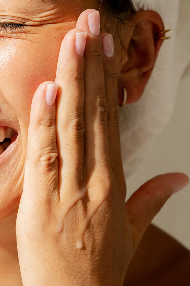 Serum-facial-bettania-by-arka-studio